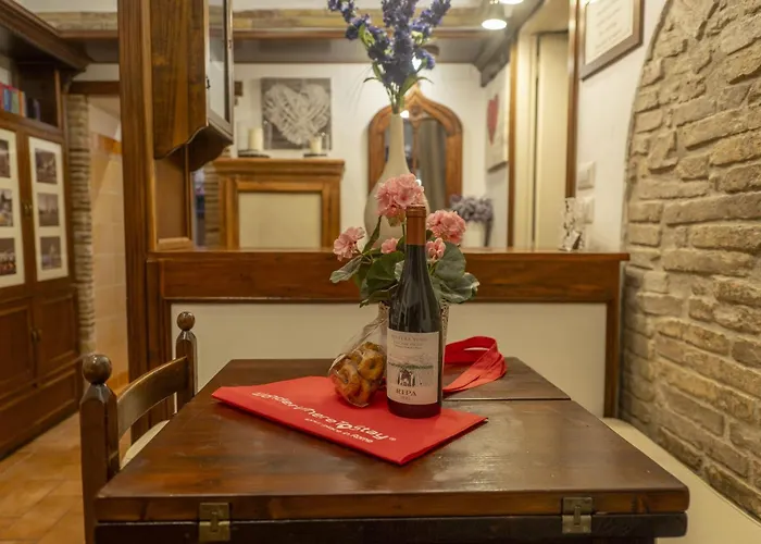Romantic Nest By Piazza Navona Apartment